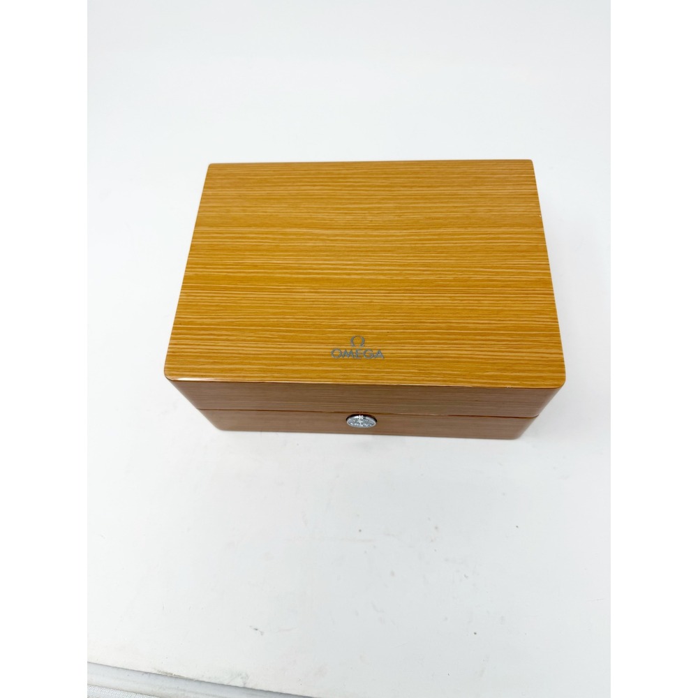 Omega Luxury Wooden Watch Box Case Light Oak Grain Cream Interior with Links
